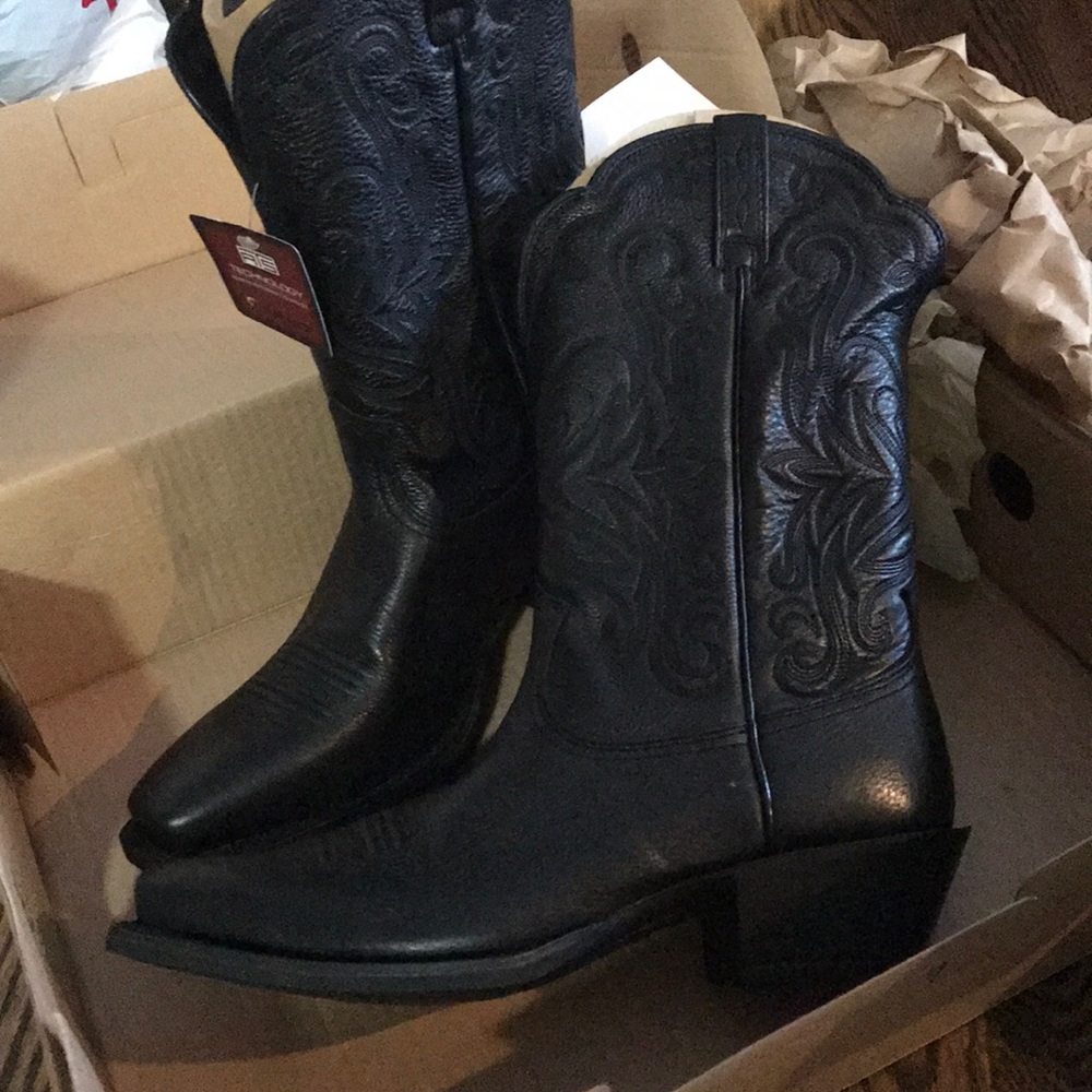 Extra pair - Picture 2 of 2